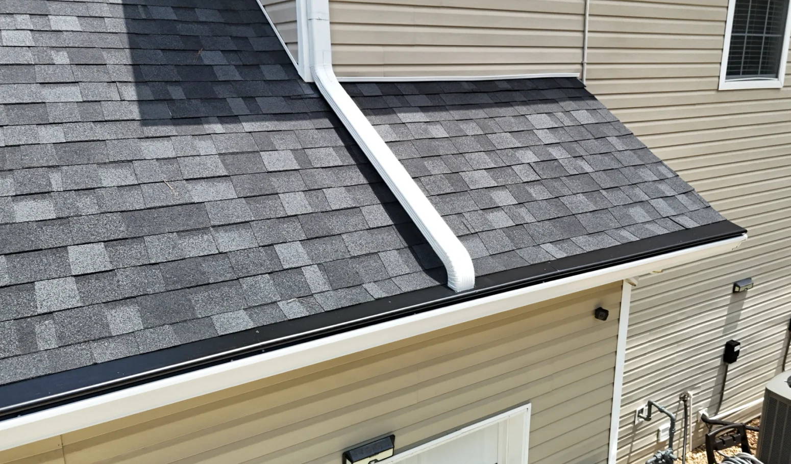 Seamless vs. Traditional Gutters Guide blog Seamless vs. Traditional Gutters Guide blog